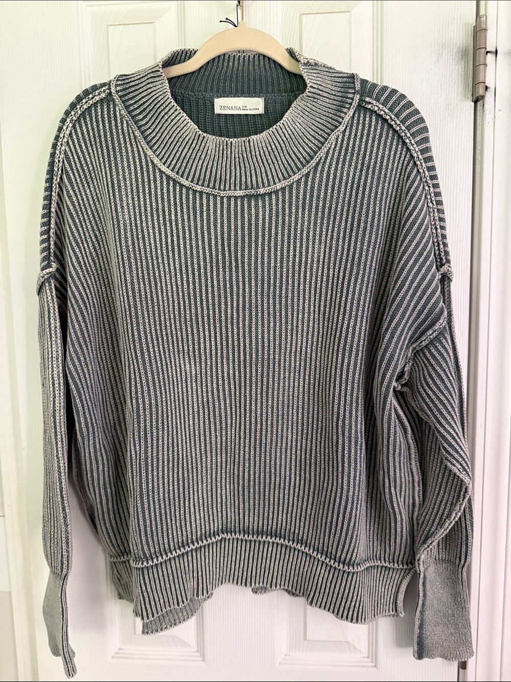 Zenana Outfitters Ribbed Crewneck Sweater in Hunter Green and White